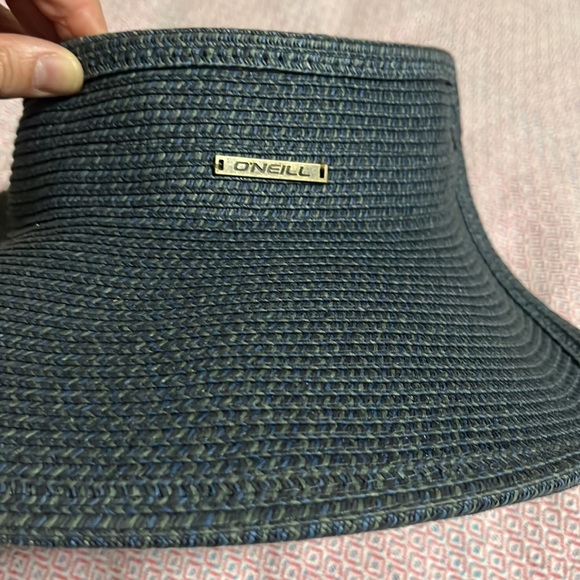 O’Neill Belize it hat. NWOT - never worn. - Picture 2 of 9